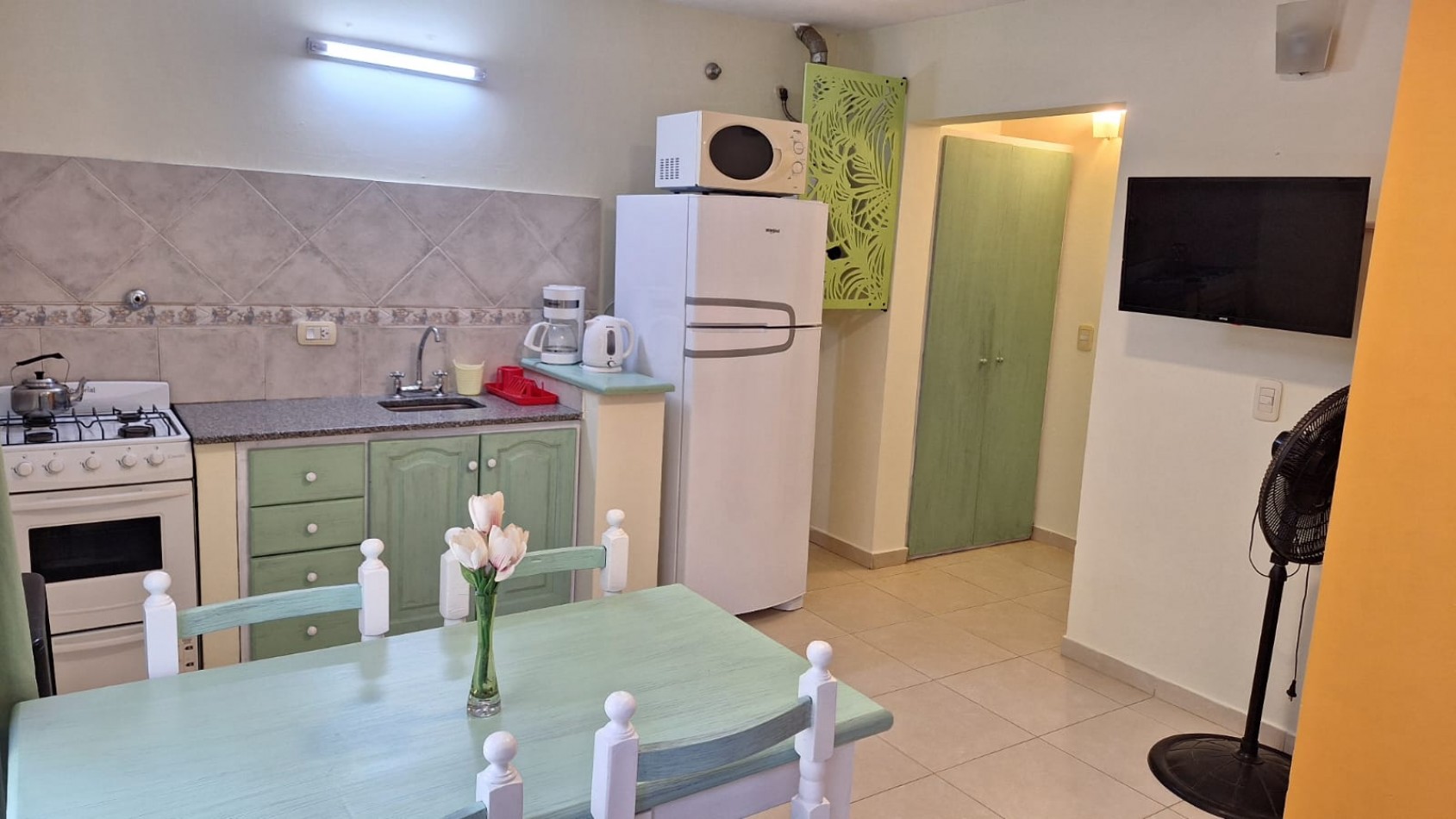 COMPLEJO DE 5 DEPARTAMENTOS A UNA CUADRA Y MEDIA DEL MAR