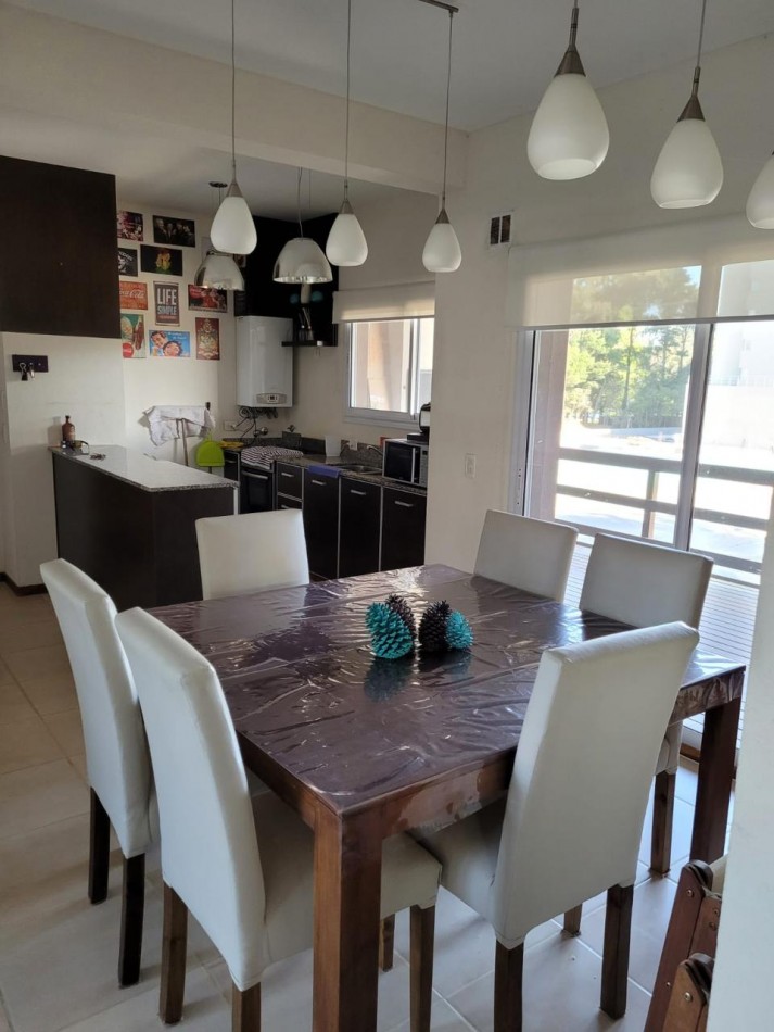 DEPARTAMENTO DE 3 AMBIENTES CON PARRILLA, PILETA Y COCHERA 