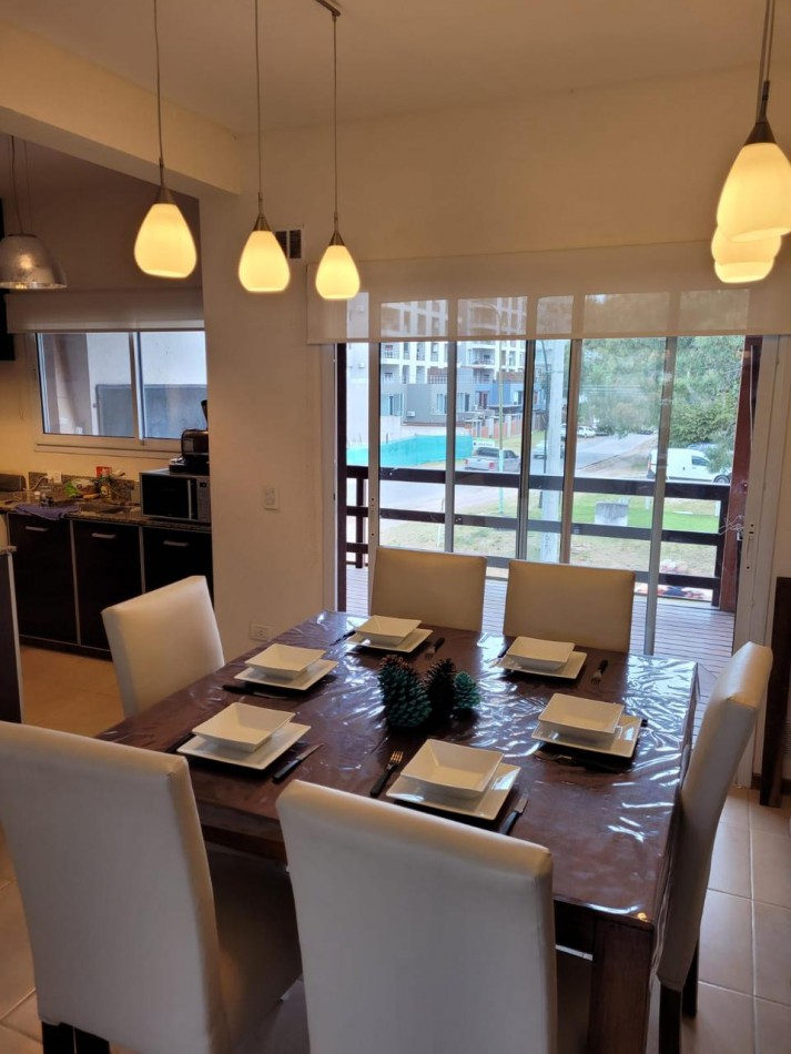 DEPARTAMENTO DE 3 AMBIENTES CON PARRILLA, PILETA Y COCHERA 