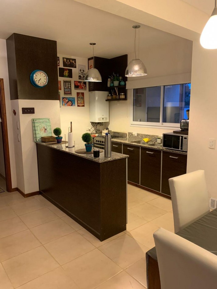 DEPARTAMENTO DE 3 AMBIENTES CON PARRILLA, PILETA Y COCHERA 