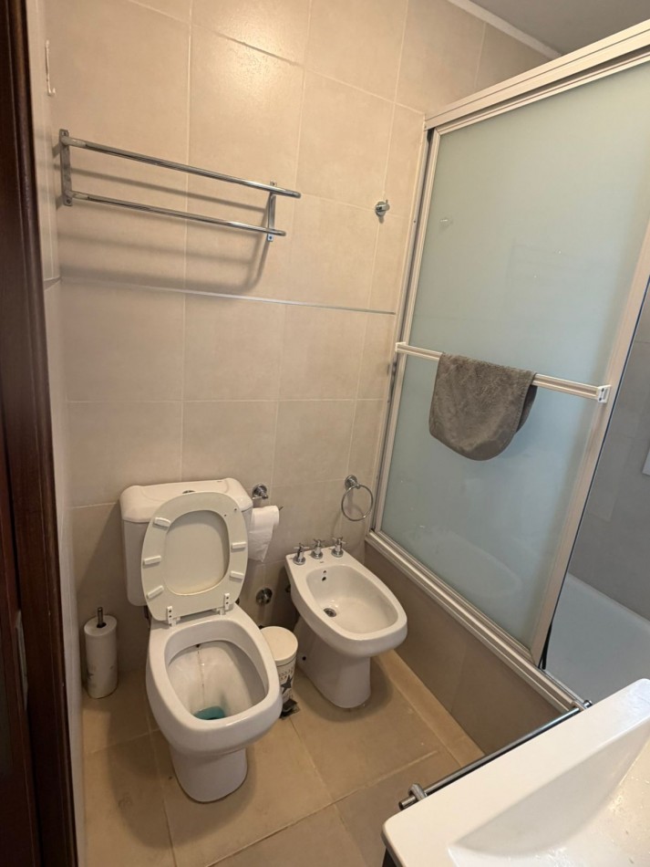 DEPARTAMENTO DE 3 AMBIENTES CON PARRILLA, PILETA Y COCHERA 