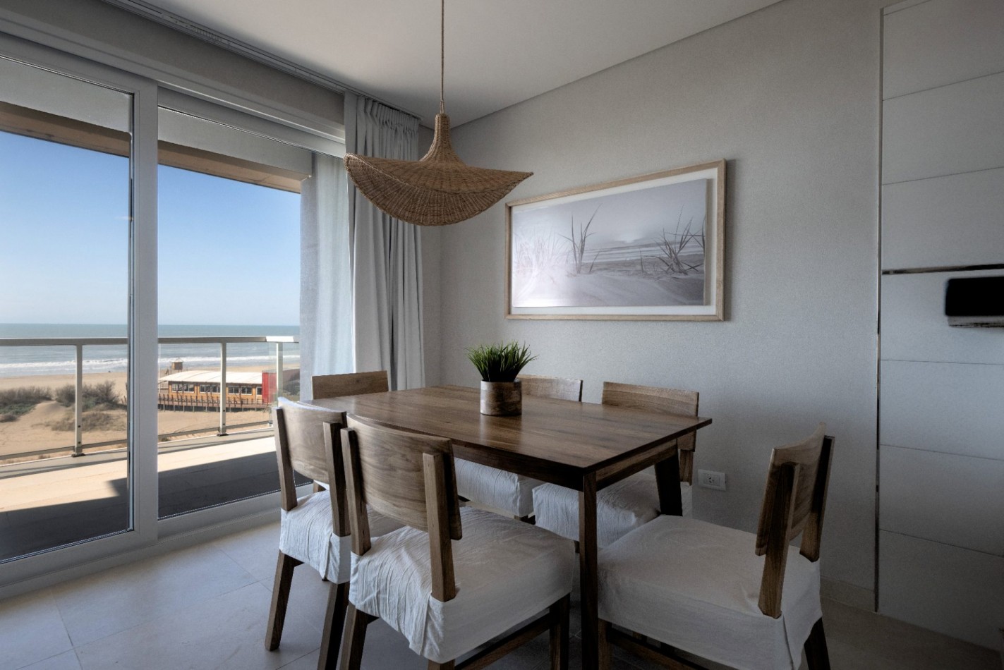 DEPARTAMENTO FRENTE AL MAR CON TERRAZA DE 90m²