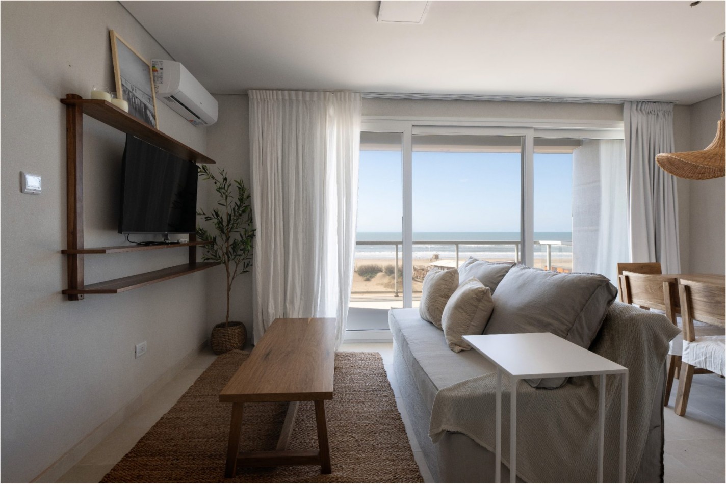 DEPARTAMENTO FRENTE AL MAR CON TERRAZA DE 90m²