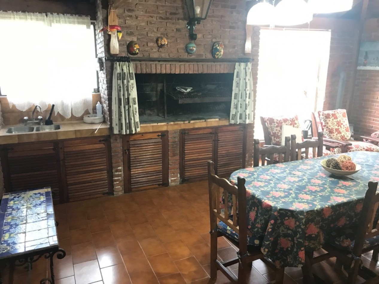 CASA EN AV. SHAW AL 1400 P/5 PERSONAS.