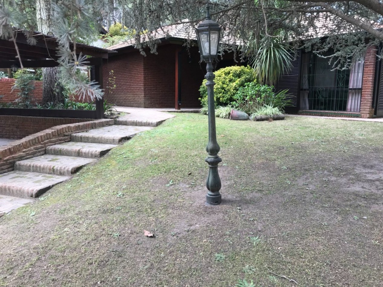 CASA EN AV. SHAW AL 1400 P/5 PERSONAS.
