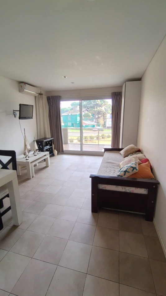 DEPARTAMENTO 2 AMBIENTES C/ PILETA Y COCHERA CUBIERTA