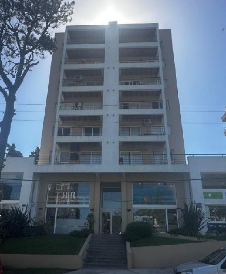 DEPARTAMENTO EN EL CENTRO DE PINAMAR