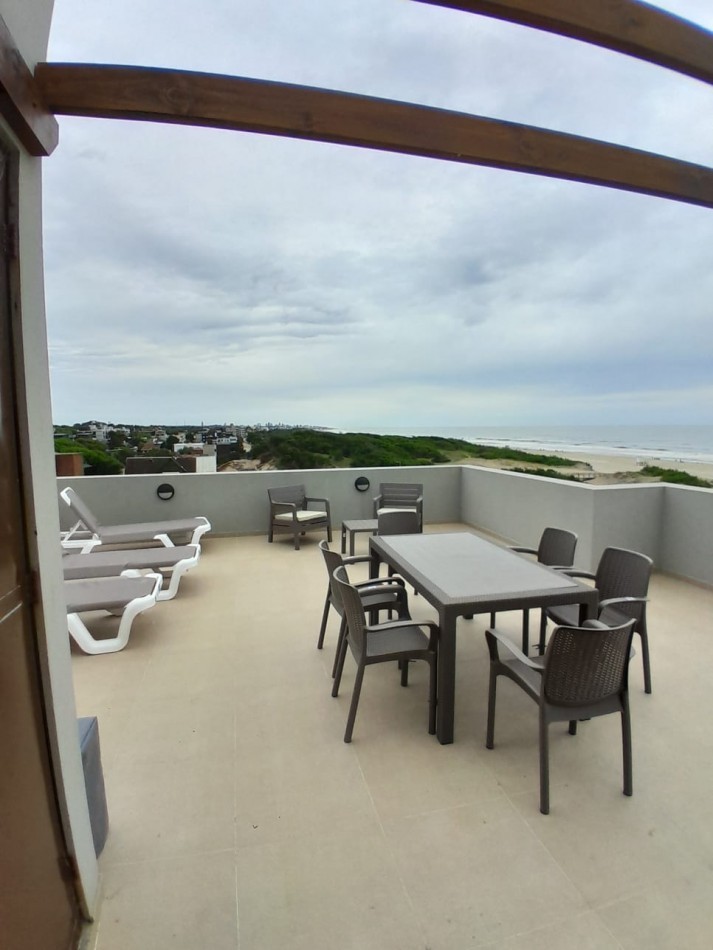 DEPARTAMENTO FRENTE AL MAR CON TERRAZA DE 90m²