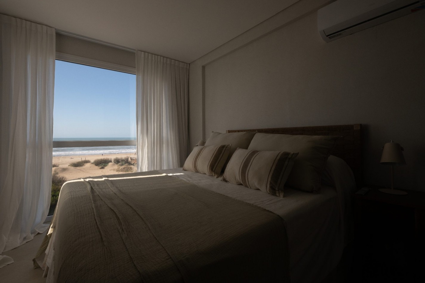 DEPARTAMENTO FRENTE AL MAR CON TERRAZA DE 90m²