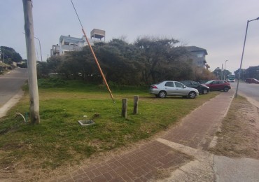 LOTE EN ESQUINA A 2 CUADRAS DEL MAR | 843 M² CONSTRUIBLES