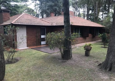 CASA EN AV. SHAW AL 1400 P/5 PERSONAS.